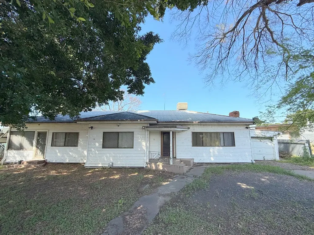 Moree 5ਬੈੱਡਰੂਮ A RENOVATORS DELIGHT