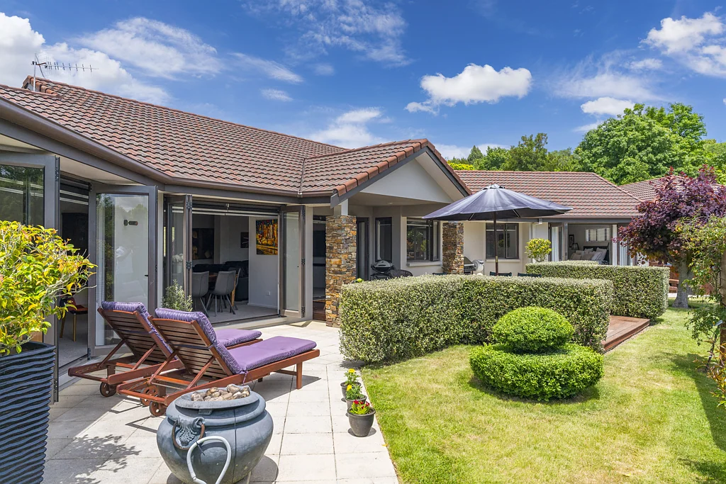Acacia Bay 5 Bedroom Refined Living in a Garden Estate