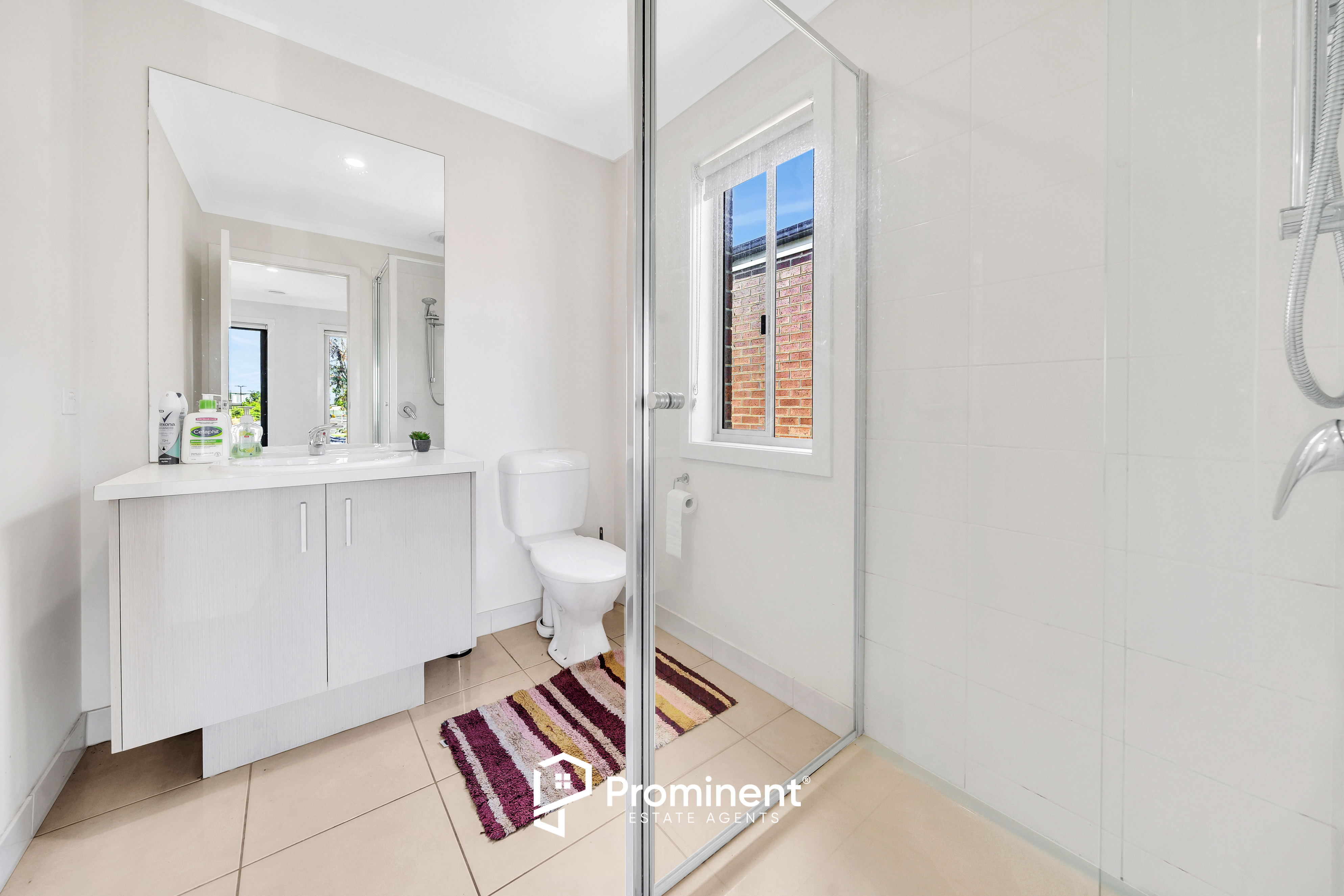 28 PARKHURST DR, CRANBOURNE EAST VIC 3977, 0 chambres, 0 salles de bain, House