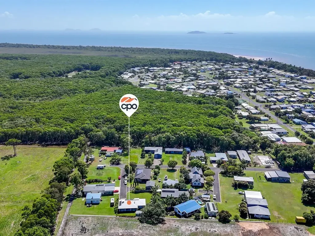 13 Dalgleish Street, Kurrimine Beach, QLD 4871