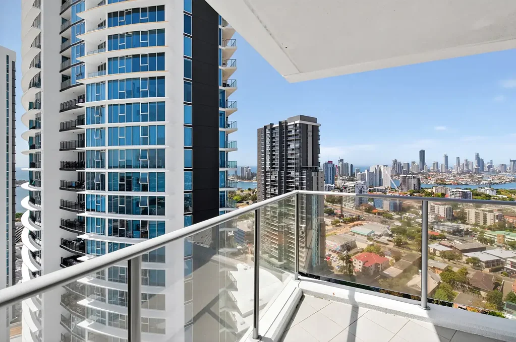 Southport 2બેડરૂમ Will be Vacant and Ready To Occupy - Illness Forces Sale