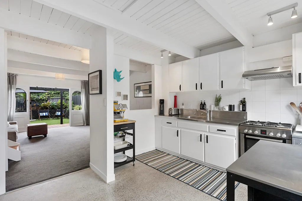 Mount Albert 2房  Architectural Flair Meets Scandi Cool