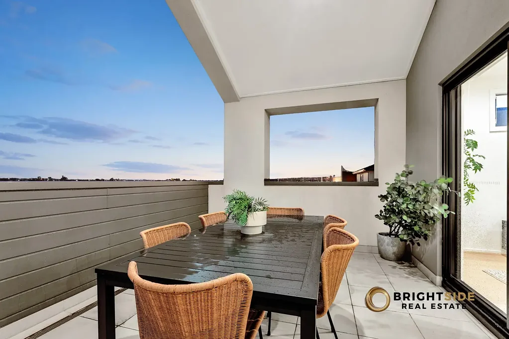 Clyde North 4房  Modern Reverse-Living Family Home