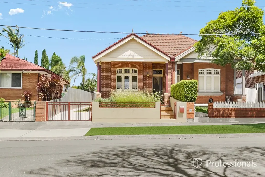 Charming Federation Home in the Heart of Bexley-(DEPOSIT TAKEN- LEASED!!!)