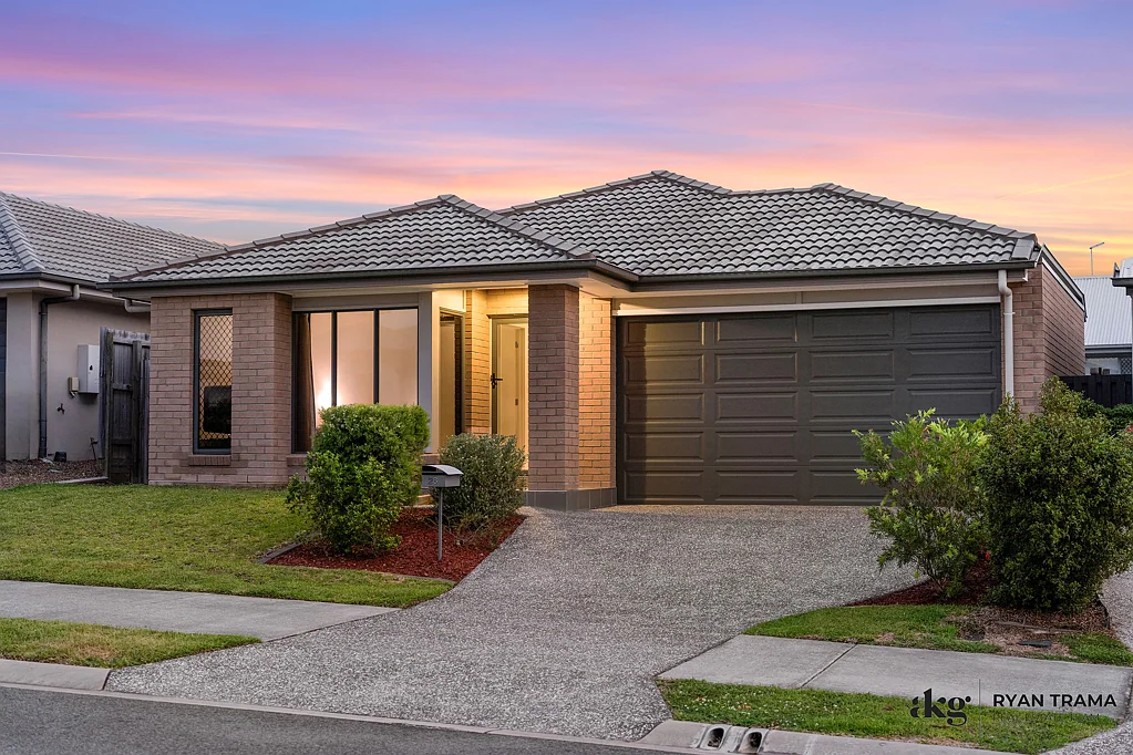 28 Mount Huntley Street, Park Ridge, QLD 4125