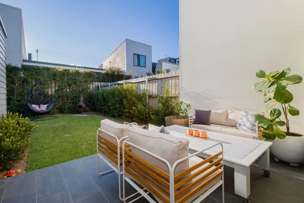8 Fettlers Loop, Whitebridge, NSW 2290