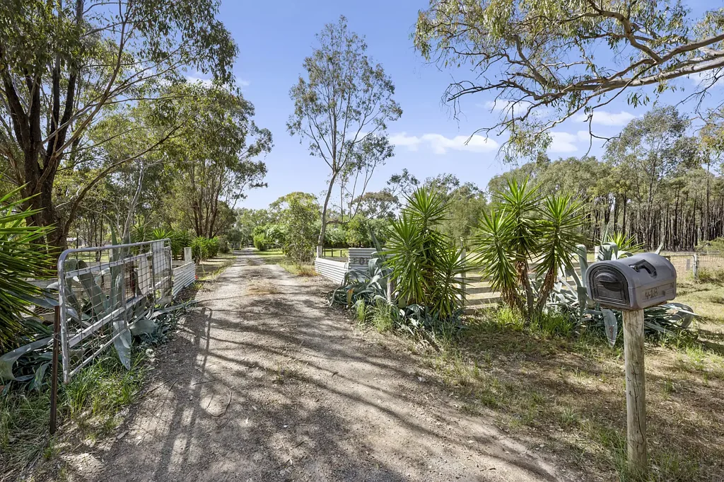 Benalla Northeast Victoria a Lovely Country Homestead on 4 Hectares – 10 Acres