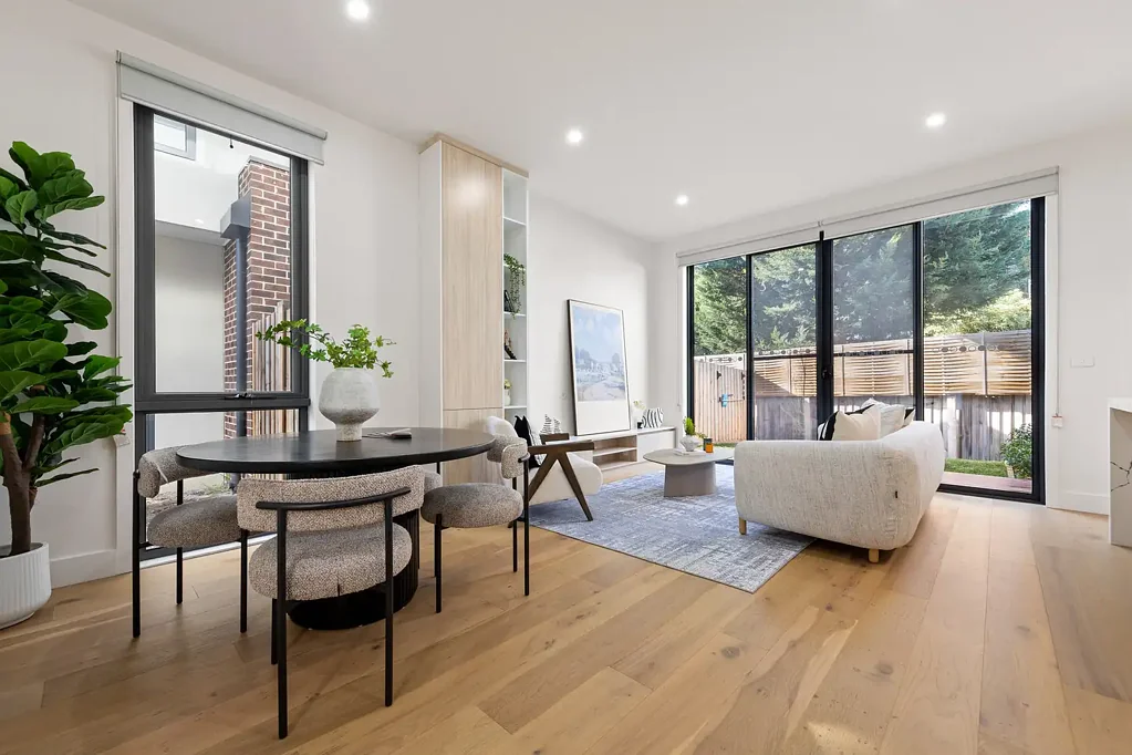 Blackburn 4Kwarto Contemporary Family Living with Dual Master Suites