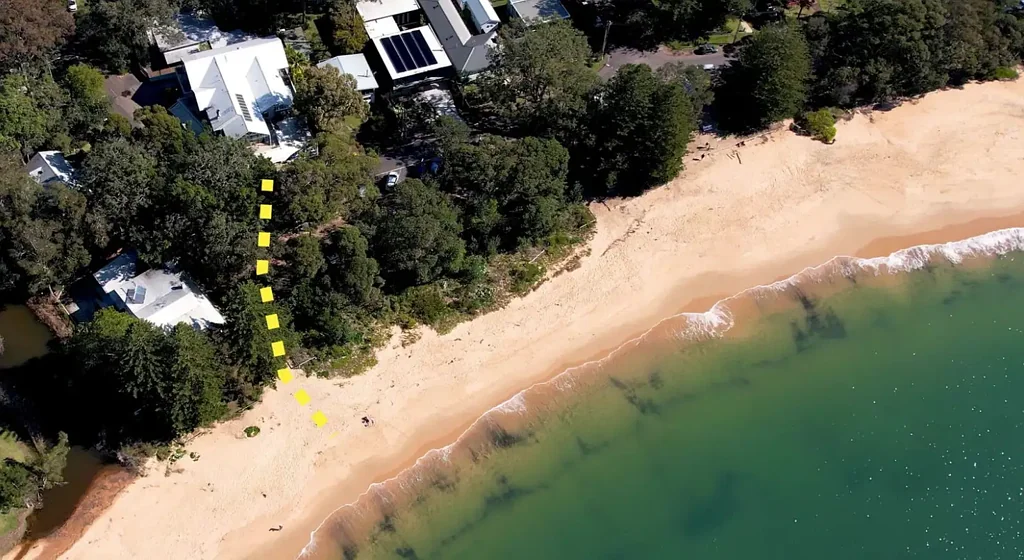 Pearl Beach 4 Bedroom Beachside residence with water views / just steps to the sand