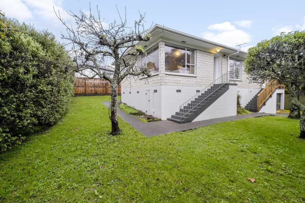 2/4 Yarra Place, Botany Downs, Auckland - Manukau, 2 phòng ngủ, 1 phòng tắm