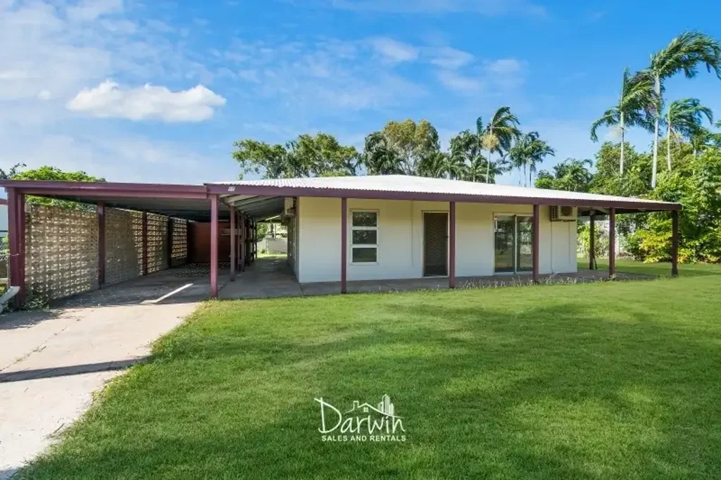 GREAT FAMILY HOME IN THE NORTHERN SUBURBS!