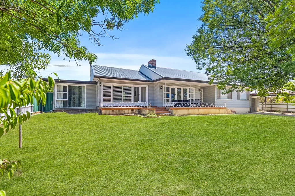 Mudgee 4બેડરૂમ GOLF COURSE LIVING IN BLUE CHIP LOCATION
