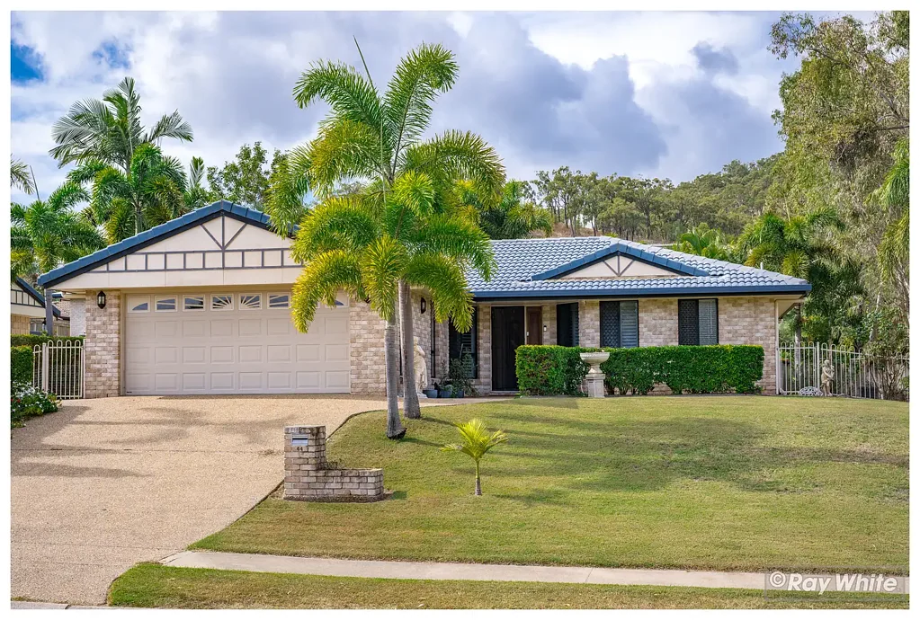 Norman Gardens 4房  Lowset Brick Home with Shed in the Popular Hillside Estate