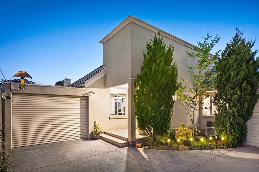 Stylish 3-Bedroom Unit with Entertainer's Alfresco
