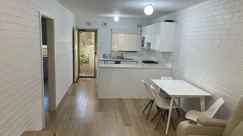 2 bedroom 1 bathroom unit