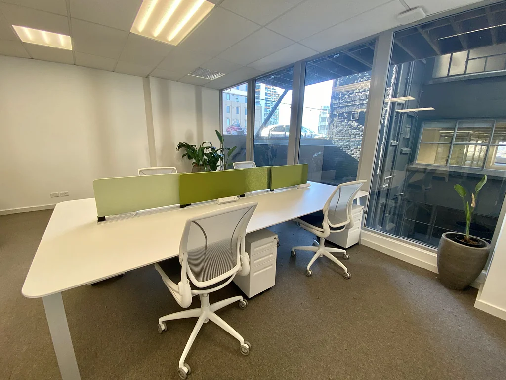 Auckland Central Inexpensive furnished workspace