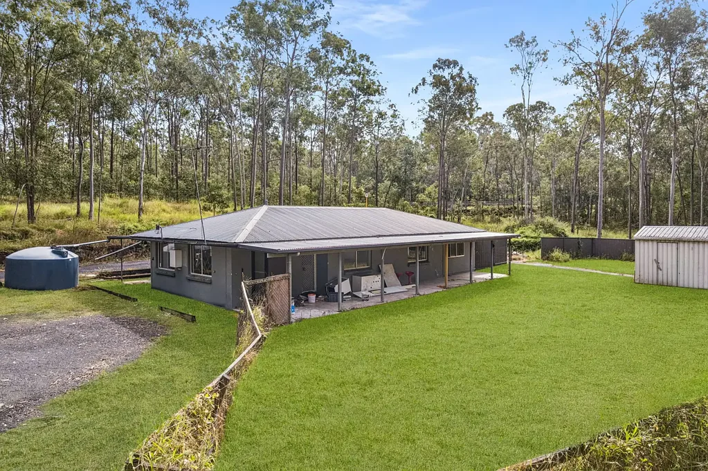 Greenbank 4房 22万平米阔地acreage 翻新潜力巨大 格林班克理想位置 享宁静私密 PREPARING FOR AUCTION!