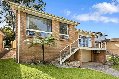 Unanderra 4房 Unanderra便利居所 宽敞土地 现代厨房 独立起居 安全车库 家庭优选 SPACIOUS FAMILY HOME