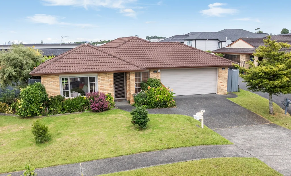 33 Richfield Crescent, Westgate, Waitakere City, Auckland