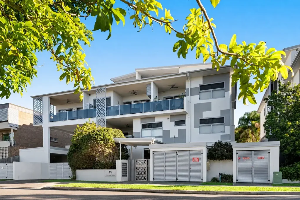 Coorparoo 2ห้องนอน Leafy Top-Floor Retreat in the Heart of Coorparoo