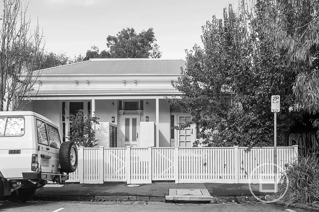 St Kilda 2Phòng ngủ Expressions of Interest closing Tuesday 7th July at 1pm (unless sold prior)