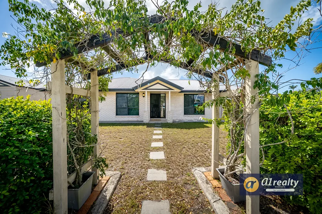 Woodgate 3 Bedroom Convenient Coastal Living in the Heart of Woodgate Beach