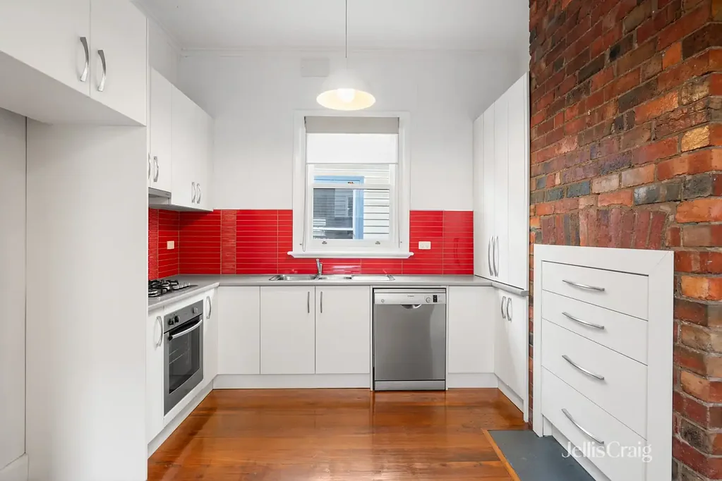 Brilliant Location, Timeless Charm