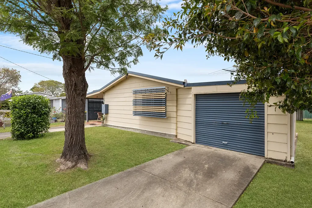 22 Fiona Street, Beachmere, QLD 4510