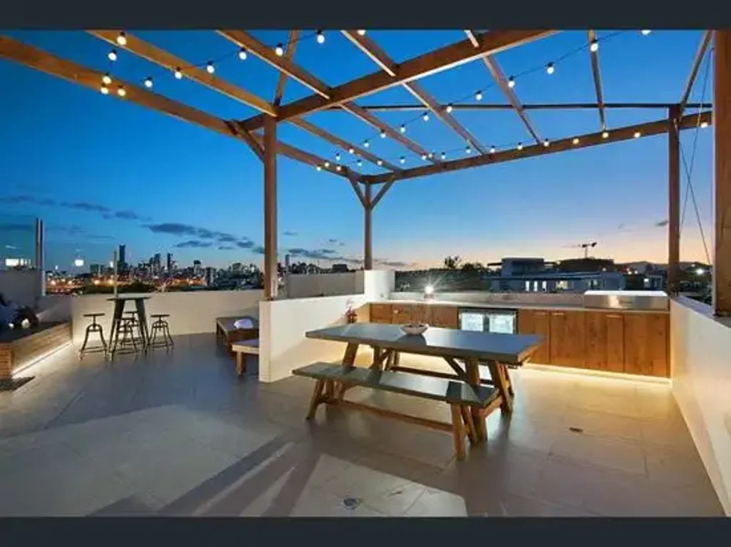 Charlton Residences - Luxury Apartments for Rent in Windsor
