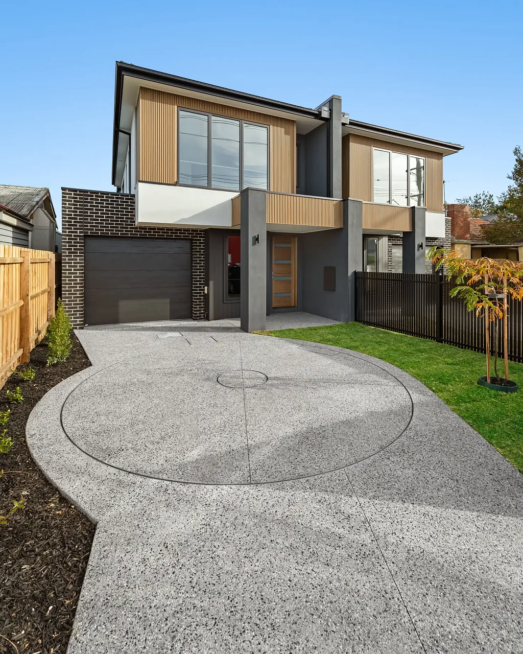1 WEEK RENT FREE!!!Brand New Luxury Townhouse – Space, Style & Lifestyle in the Heart of Bentleigh East