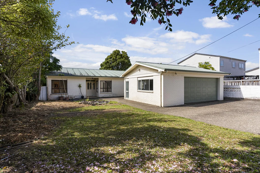 Howick 3房 1024m²永久产权地块+MHU分区！未来潜力巨大，紧邻学校/公共交通设施！ 1024sqm of potential in Mixed Housing Urban Zone
