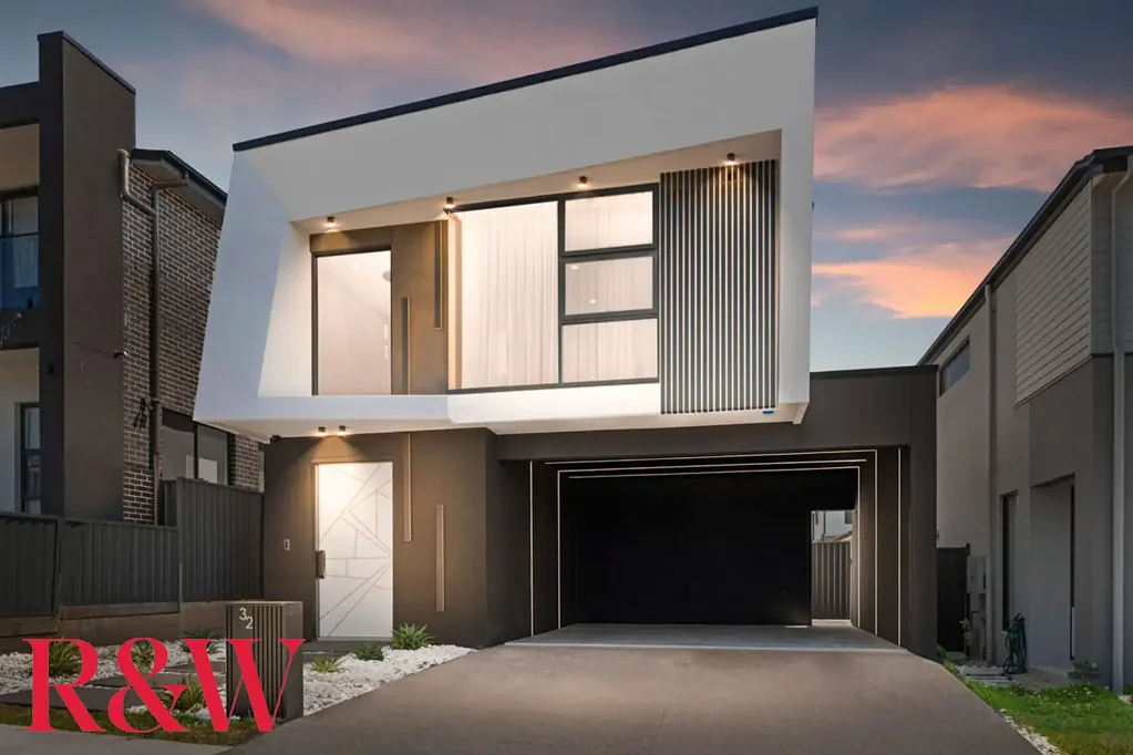 Luxury Architectural Living with Space, Comfort & Practicality!