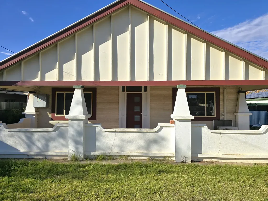 4 Bedroom - Centrally Located