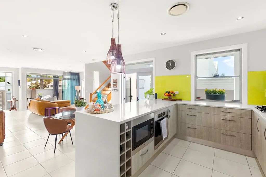 1/4 Bardon Avenue, Miami, QLD 4220