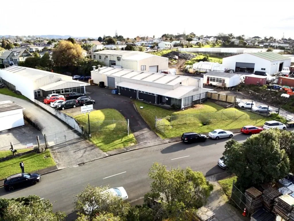 Glendene  For sale or lease - 561sqm heavy industrial