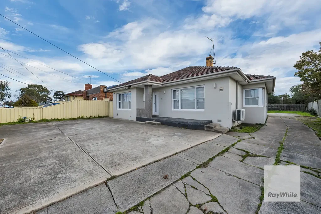 Modern & Convenient Living at 101 Station Road, Deer Park