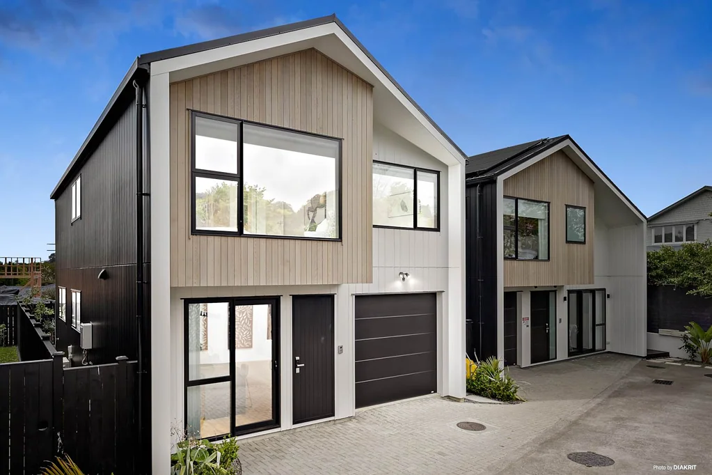 Epsom 4chambre Prime DGZ Location - Luxury & Affordable
