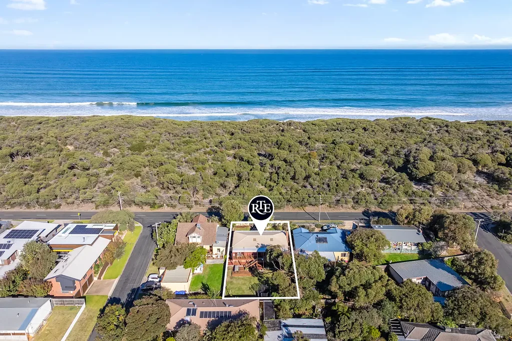 Ocean Grove 3ਬੈੱਡਰੂਮ Exclusive Beachside Opportunity