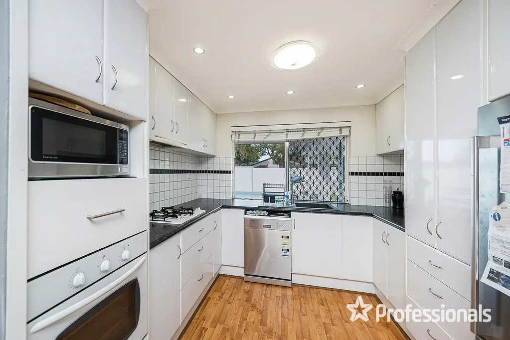 15 Hampstead Court, Kingsley, WA 6026