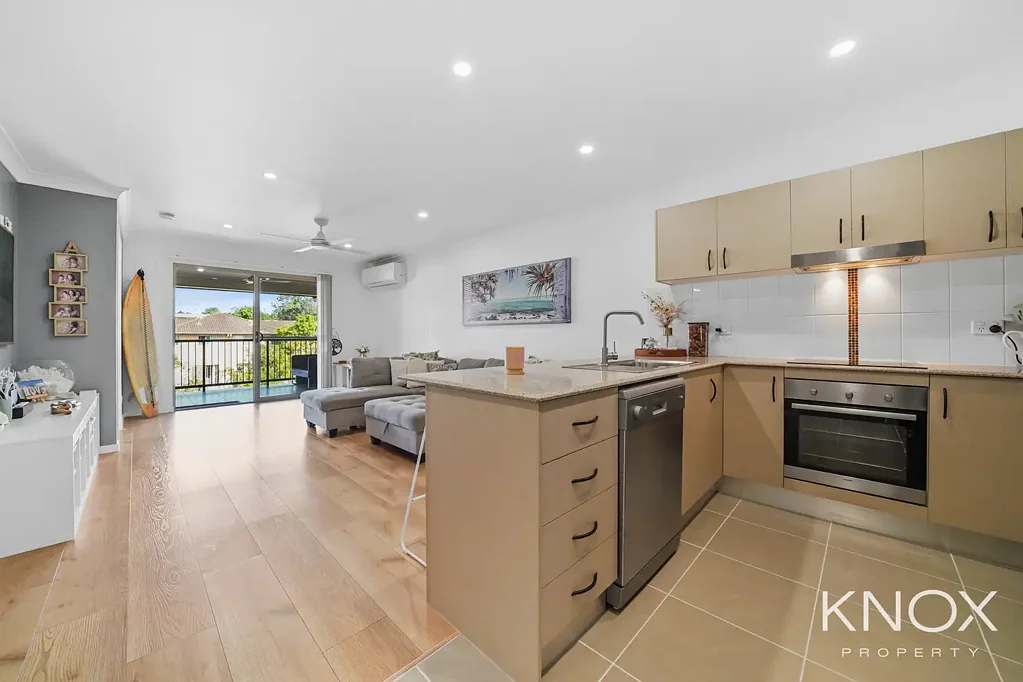 Eagleby 2Habitaciones Renovated & Ready To Go in Acacia Waters - Must Be Sold!