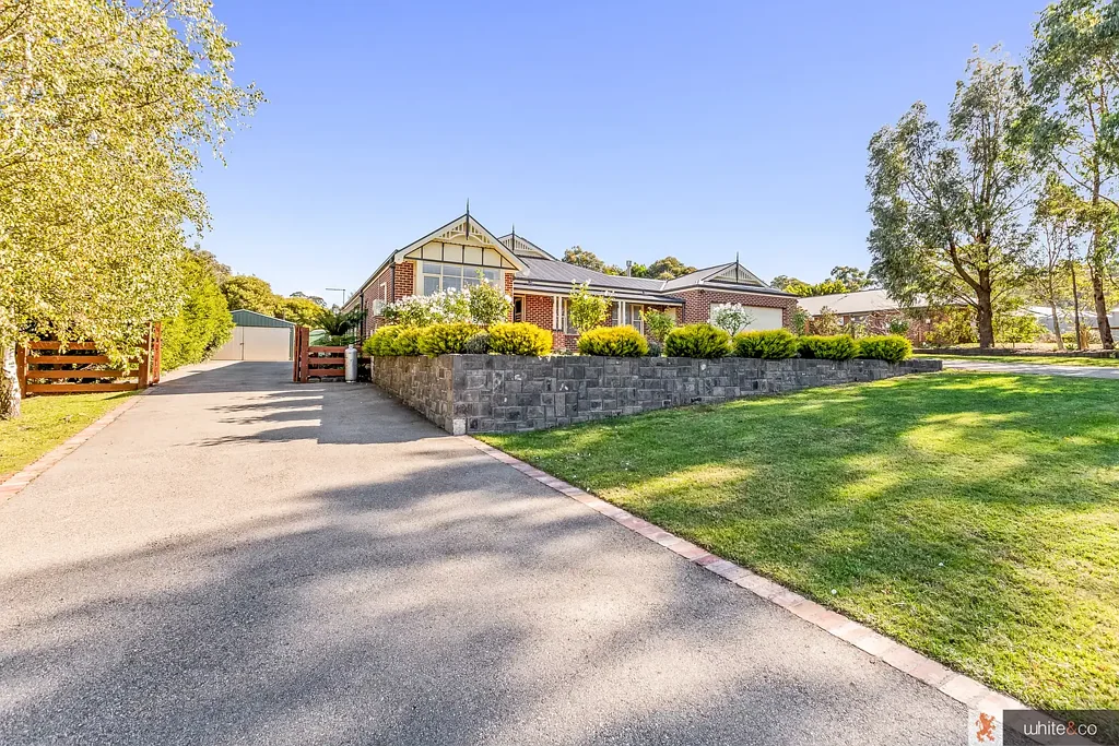 10 Pine Ridge Road, Kinglake West, VIC 3757