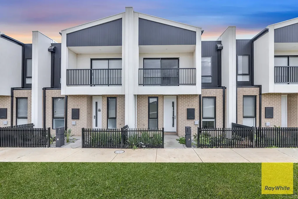 Exceptional Family Living in TRUGANINA Location!