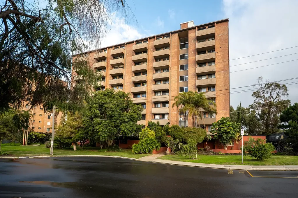 Mosman Park 1 Bedroom North Facing Tree Top Views