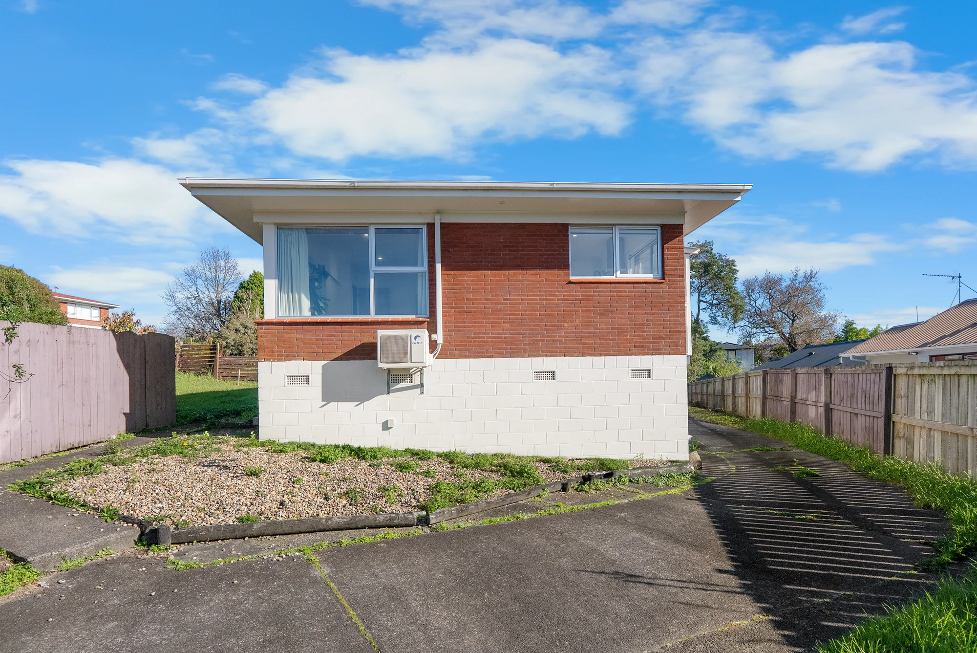 New Lynn 2Phòng ngủ Bank Declared Sale - Offers Needed ASAP