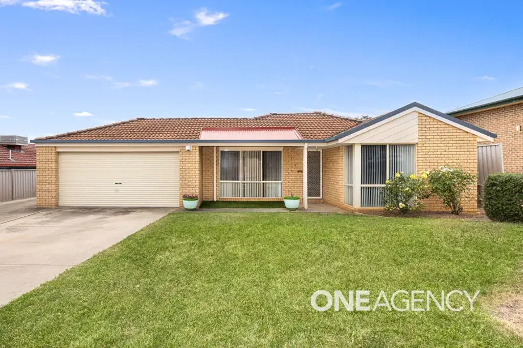 26 KIRRANG AVENUE, Glenfield Park, NSW 2650