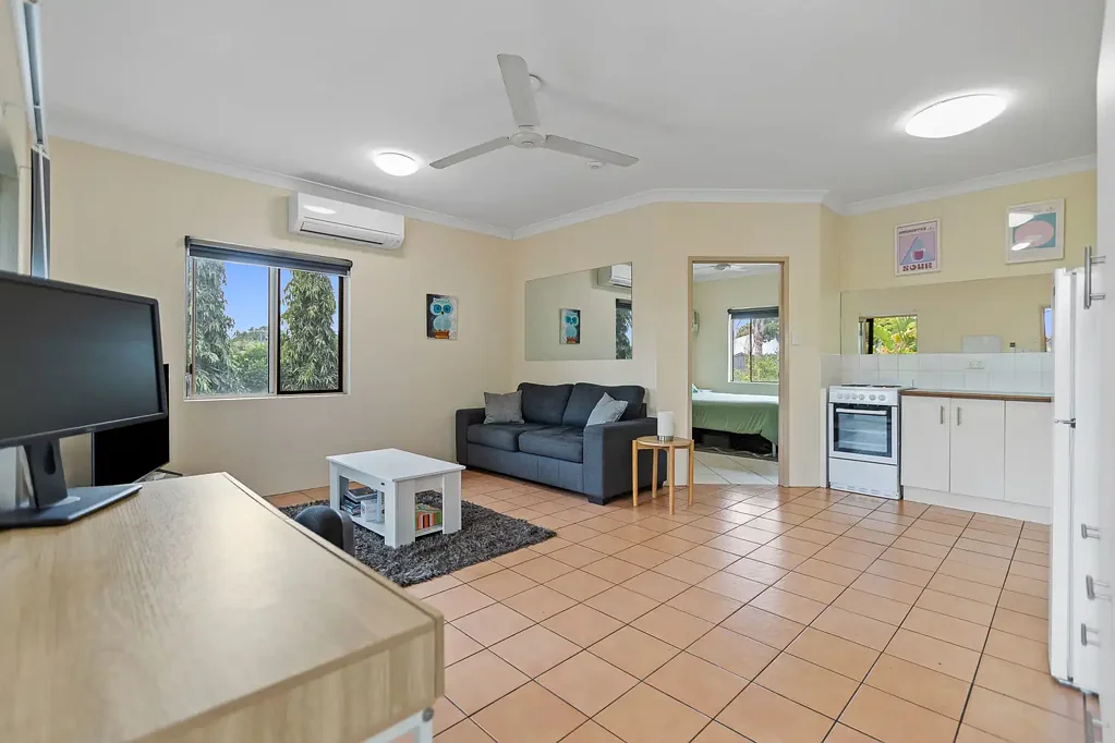 Bungalow 1ਬੈੱਡਰੂਮ STUNNING STARTER IN PRIME POSITION – JUST MINUTES WALK TO THE CITY