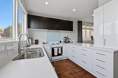 Caversham 3ਬੈੱਡਰੂਮ Elevated home with independent Office Space