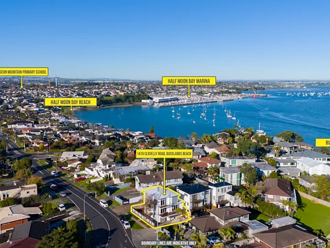 Bucklands Beach 5房  Top-Class Macleans Living- Vendors moved Overseas!