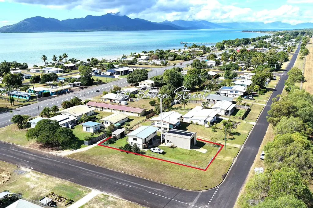 Cardwell 3 Slaapkamer Coastal Getaway with Exceptional Space for Caravans, Boats & Motorhomes
