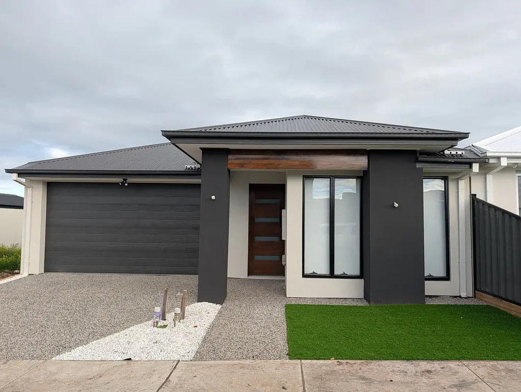 BRAND NEW FAMILY LIVING IN A PRIME CRAIGIEBURN!